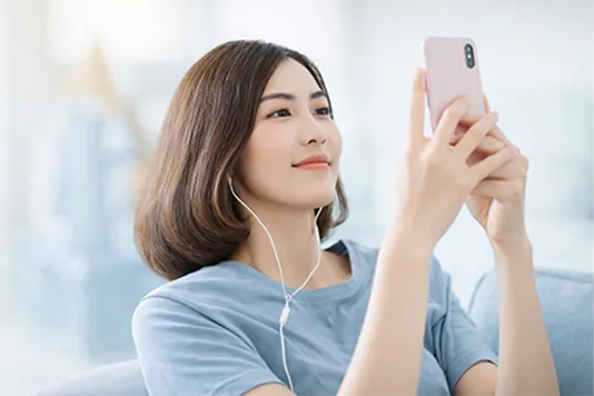 マホと女性、営業力の説明です。